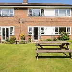 Spacious Home- Great Transport Links And Location- Families- Contractors- Professionals